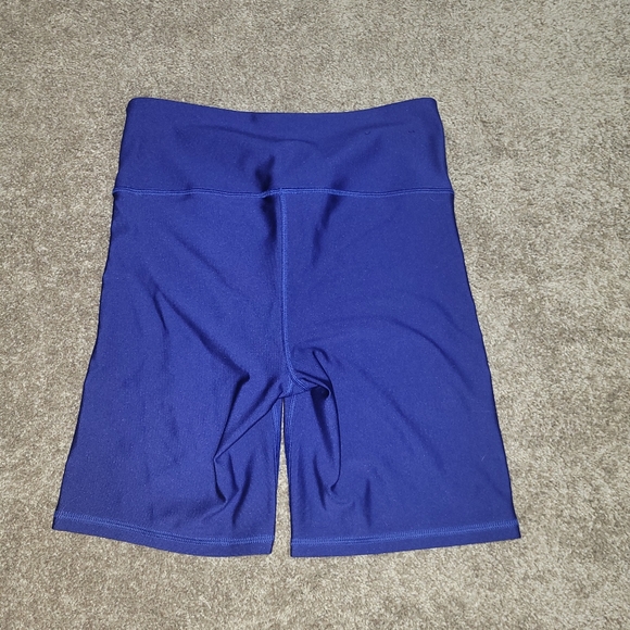 Under Armour Bike Shorts - Picture 2 of 3